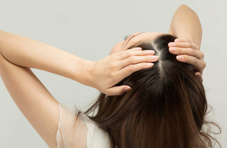 分け目をケア | 大阪のヘアタトゥーならscalpsalon Dr.era